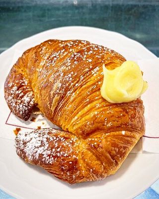 Cornetto farcito crema