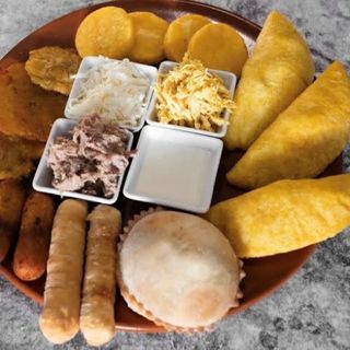 Surtido De Tapas Venezolanas