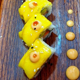 Roll Especial Rollo de Mariscos con Mango (8 uds.)