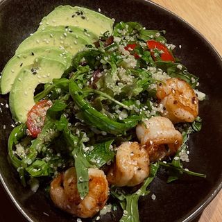 კრევეტების, კინოას და ავოკადოს სალათი/Shrimp, quinoa and avocado salad