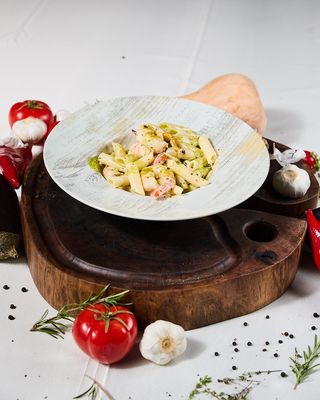 Penne cu creveti si pesto