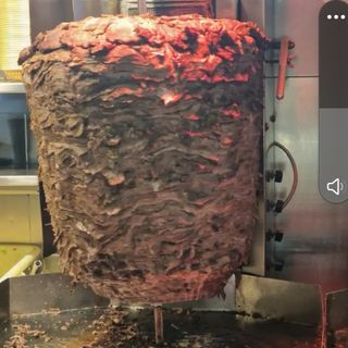 Shawarma con pan siryo con todo