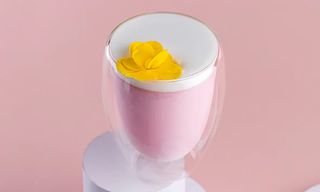 Розовая матча латте 350мл