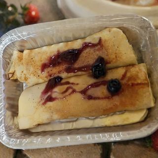 Clatite cu dulceata de afine si gutui