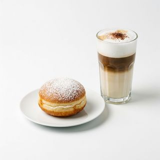 Krapfen e latte macchiato menù