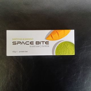 Протеїновий батончик манго-матча