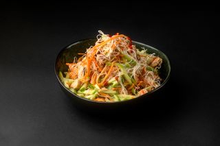 ცხარე ქათმის სალათი