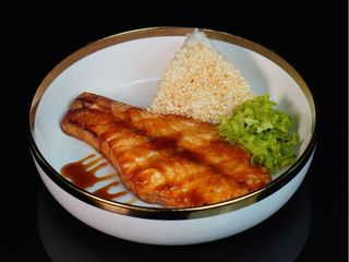 Stek z łososia z sosem unagi