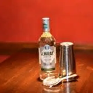1 botella de ron blanco