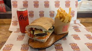 Menù MEGA Dakota Burger + Patatine Classiche + Bevanda