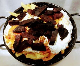2 Huevos Rotos Con Morcilla