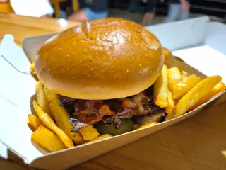 Parangal Burger