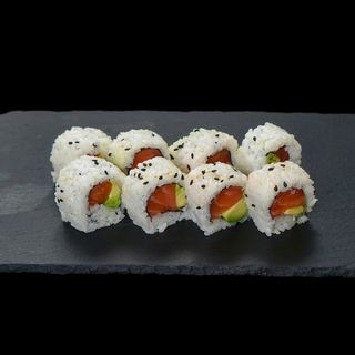 Uramaki Sake Avocado