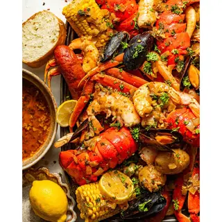 Mussels + Crabs