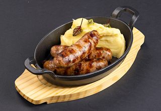 Свинска наденица