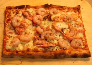 Pizza De Salmón Y Gamba (35 Cm. X 20 Cm.)