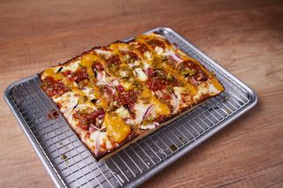 Hawaii FIVE - Oh! Detroit Pizza
