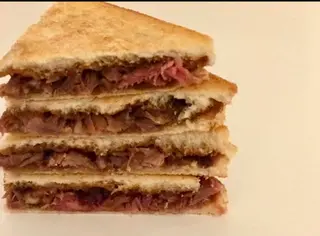 El Pekin, Confit De Pato Y Salsa Hoisin