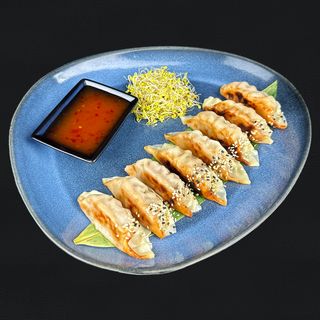 Pierożki gyoza z kaczką 8szt.