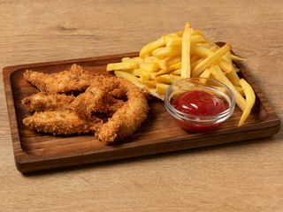 Strips de pui cu cartofi pai