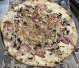 10 Pizza Carbonara (33 Cm.)