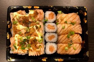 T56-sushi misto