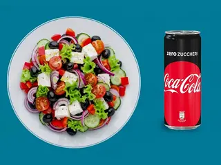 Menù insalata greca e bibita a scelta