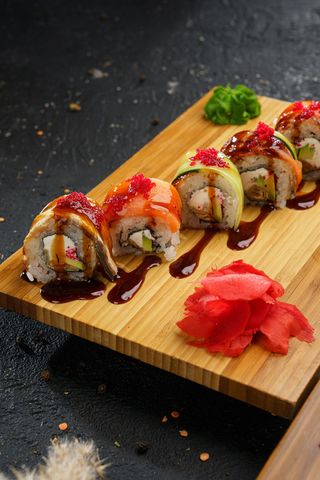 Фирменный ролл (320г)