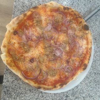 Pizza De Atún Y Cebolla