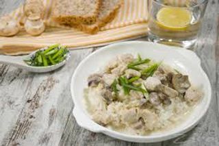 Курица с грибами в сливочном соусе (350г)