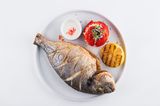 Дорадо с прованскими травами