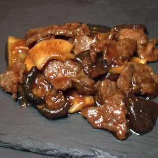 Ternera Con Bambú Y Seta