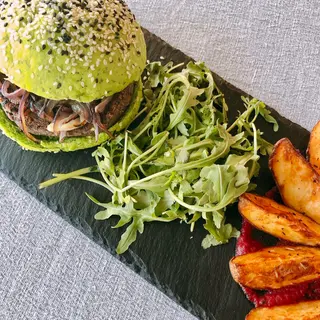 Hambúrguer Artesanal Vegetariano em (pão) caco de espinafres (a partir das 12h00)