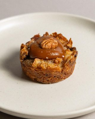 Круасан шоколад-пекан-карамель