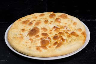 Focaccia cu ulei de măsline și usturoi