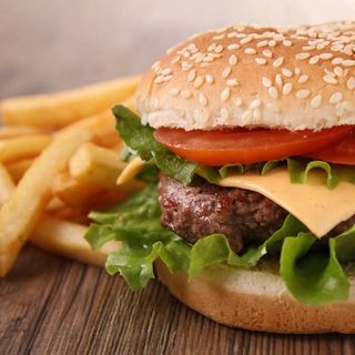 Menu Cheese Burger + Frites