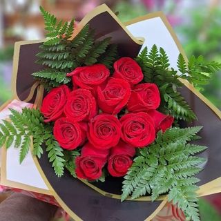 Ramo 12 Rosas "Poderío Andaluz"