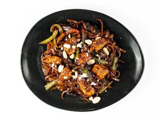 Удон з овочами та куркою (380g)