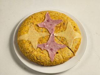 Tortilla Rellena De Jamón Y Queso Entera
