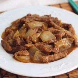 Ternera Con Cebollas