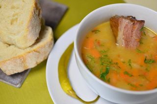 Ciorba de fasole cu afumatura