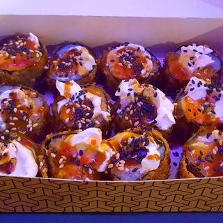 Hot Rolls Salmão 12 Peças