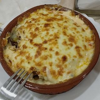 Plato carne y patata con queso al horno