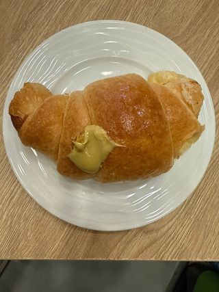 Cornetto di pasta sfoglia al pistacchio