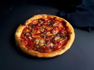 Піца з ребрами барбекю та беконом (580g)