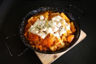 77A.Tteokbokki Korean(suave picante)