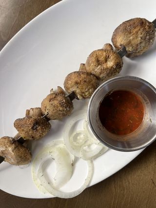 Шампиньоны на мангале (1 шампур)