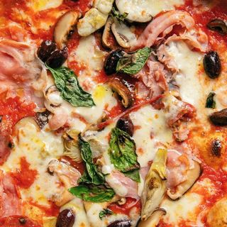Pizza capricciosa