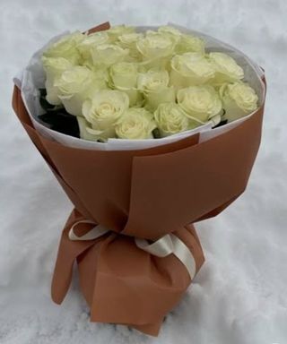 Букет з білих троянд 19 шт (50см)