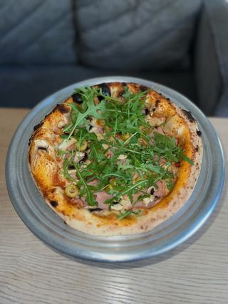 Піца капрічоза